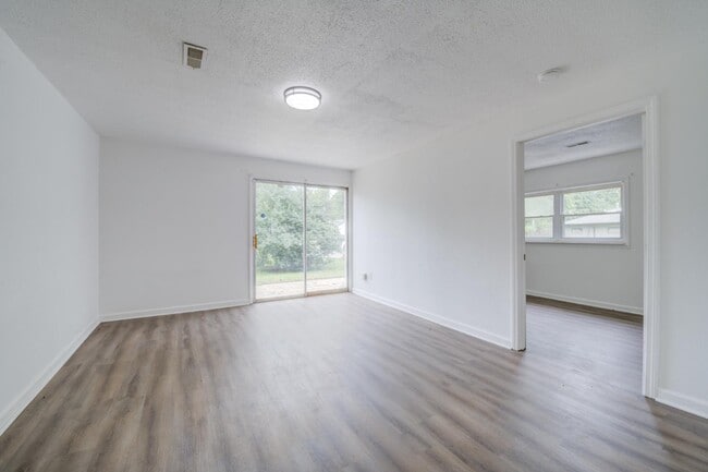 Photo - 11920 Bridgevale Ave