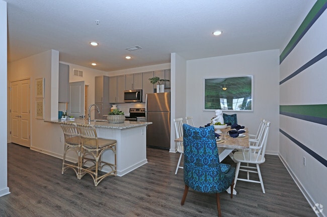 2BR, 2BA - 1,204 SF - B1 - Dining/Kitchen