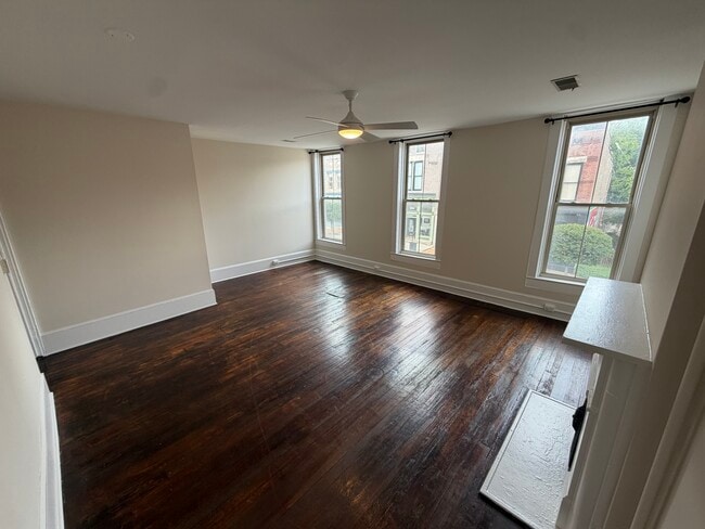 Building Photo - 193 S Main St Unit Versailles
