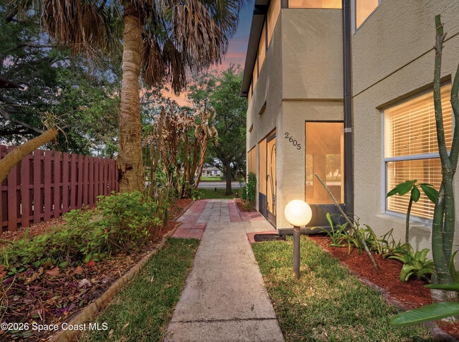 Building Photo - 2605 S Park Ave