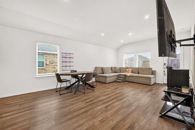 5411 Wyndham Rdg Ln