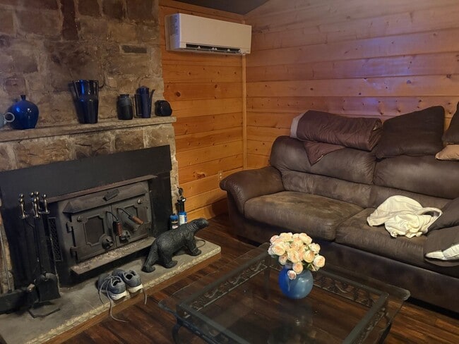 Photo - 79 Spruce Peak Rd