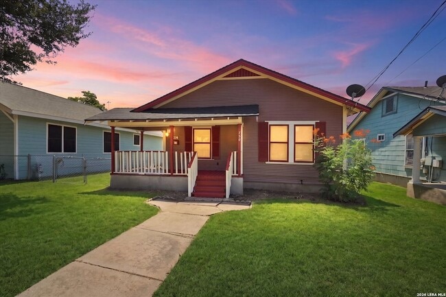 Building Photo - 506 E Whittier St