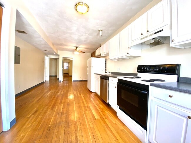 Photo - 838 Huntington Ave