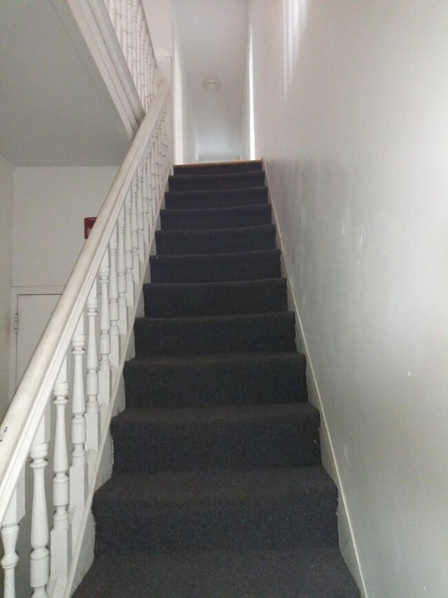 Photo - 931 S 10th St Unit 3rd Floor