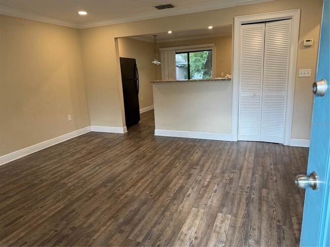 Photo - 447 6th Ave NE