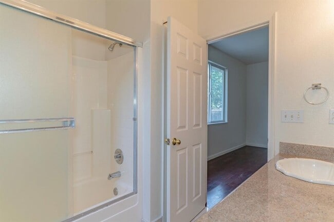 Photo - 1727 Wingfoot Dr