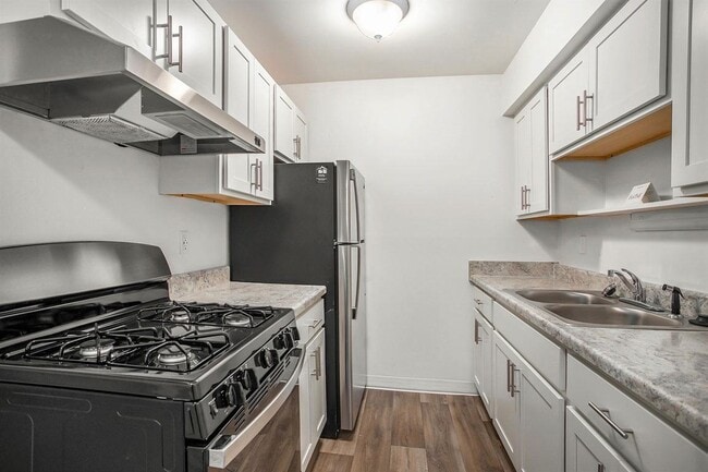 Fairlane Apartments