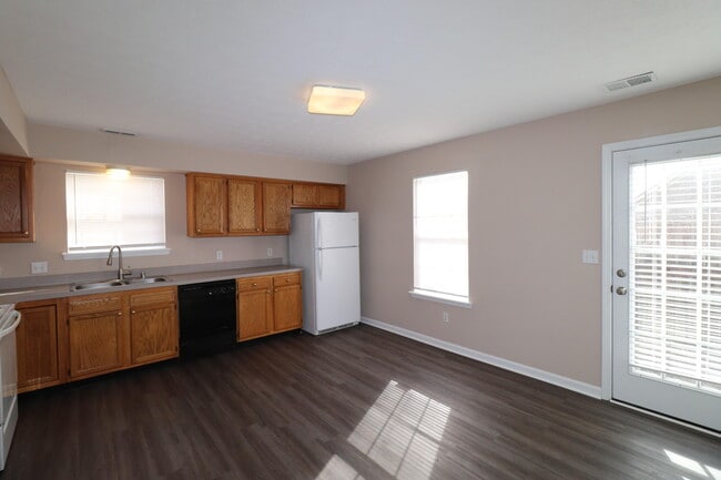 Photo - 100-102 Aubrey Dr