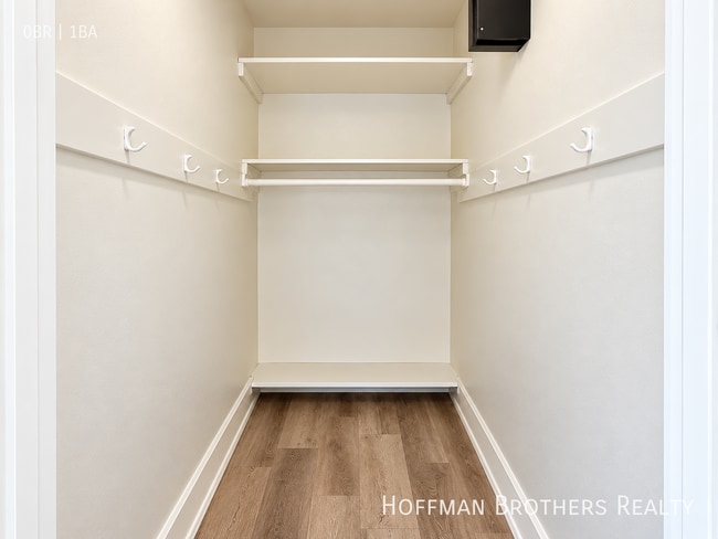 644 W 5th St Unit 4