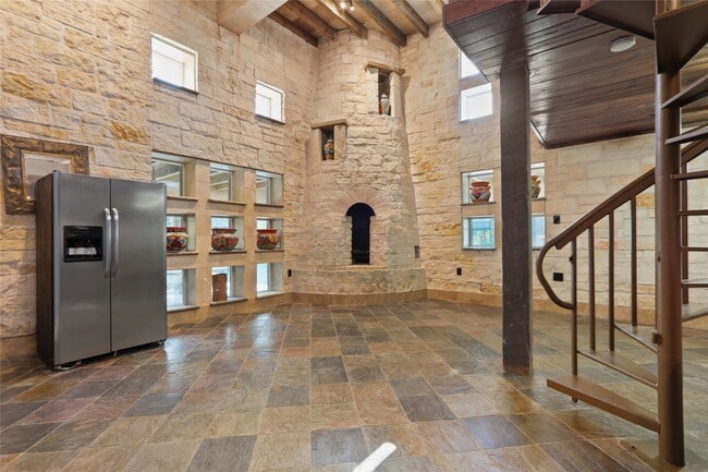 Photo - 614 Pine Gully Rd