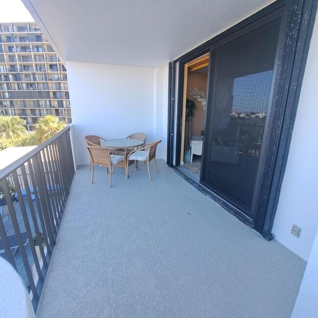 Photo - 1200 Marine Way W