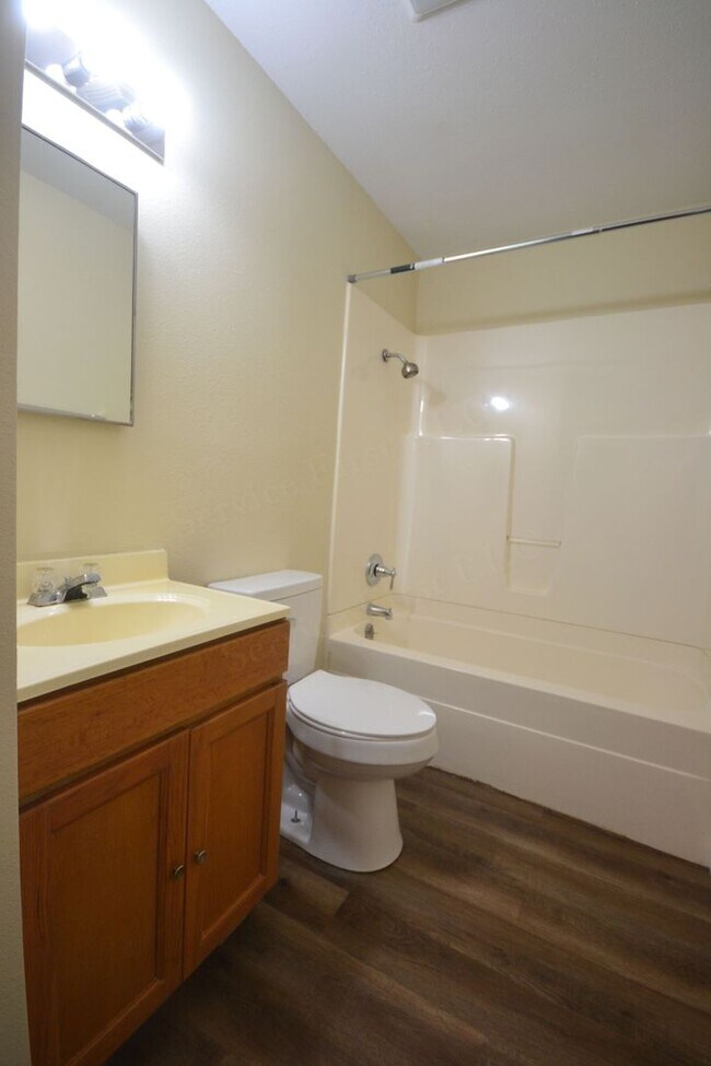 Photo - Warsaw Apartments Unit 01