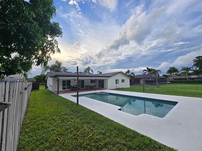 Photo - 840 NW 48th Ave