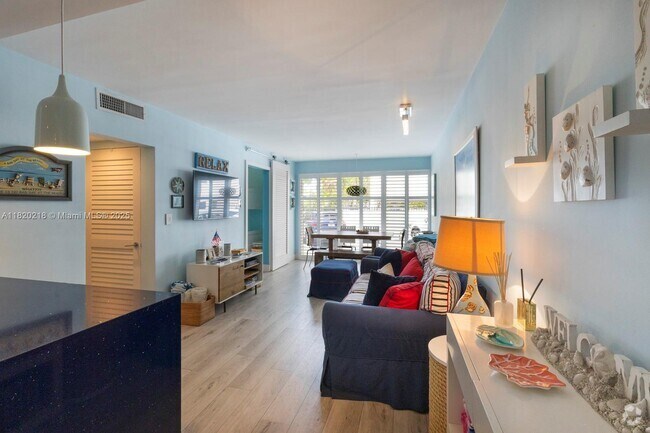 Building Photo - 300 Sunrise Dr Unit 1C Rental
