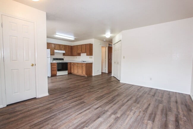Photo - 8460 E Lakeshore Dr Unit Apt B