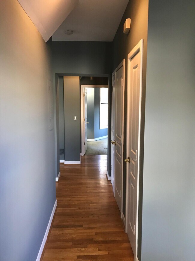 Photo - 117 E 8th St Unit 5