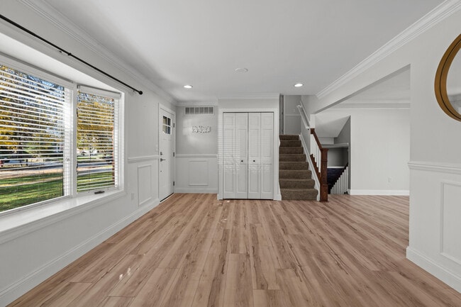 Photo - 230 Selkirk St