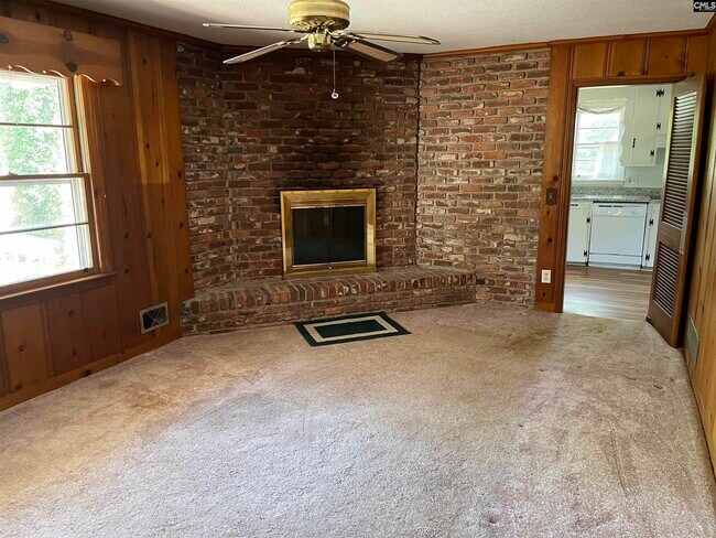 7614 Edgewater Dr