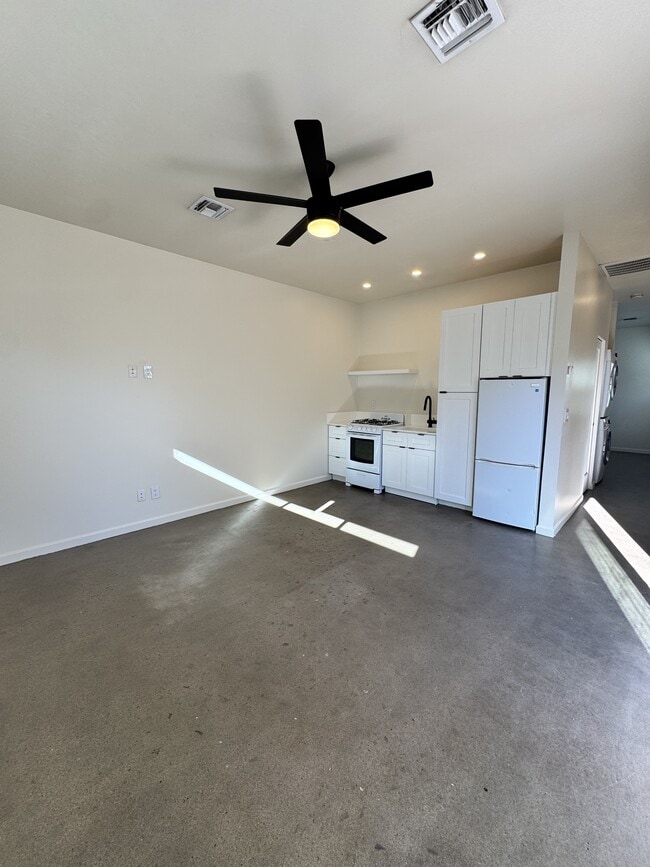 Photo - 2132 W Virginia Ave