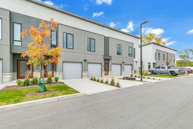 Photo - 550 Sandison St