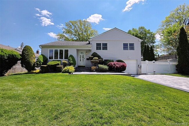 Photo - 110 Briarwood Ln