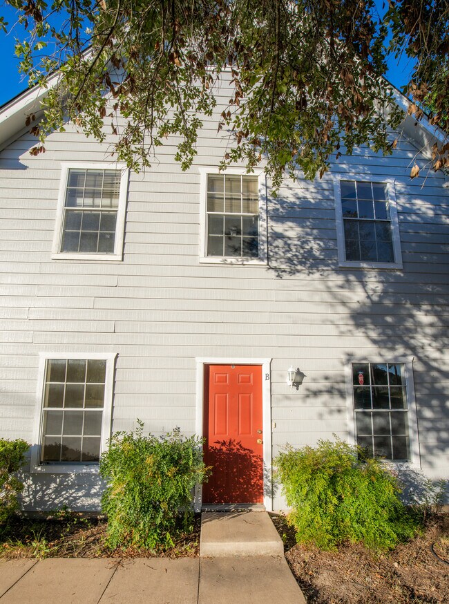 Photo - 3001 Whisper Oaks Ln Unit D