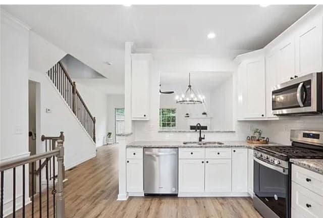 Photo - 1386 Thornborough Dr