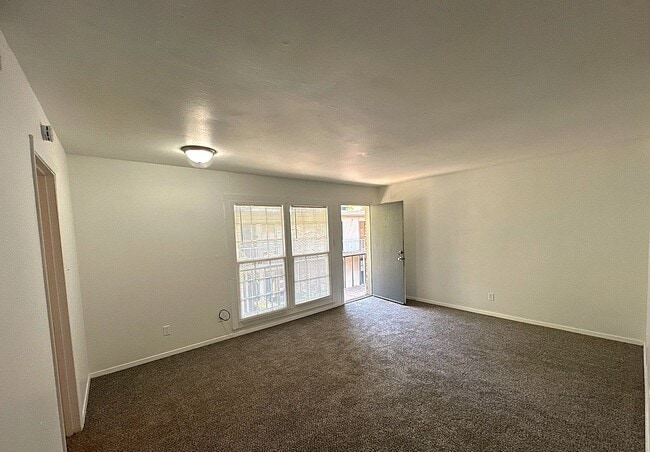 Photo - 2092 Jefferson Ave Unit 2092 #4