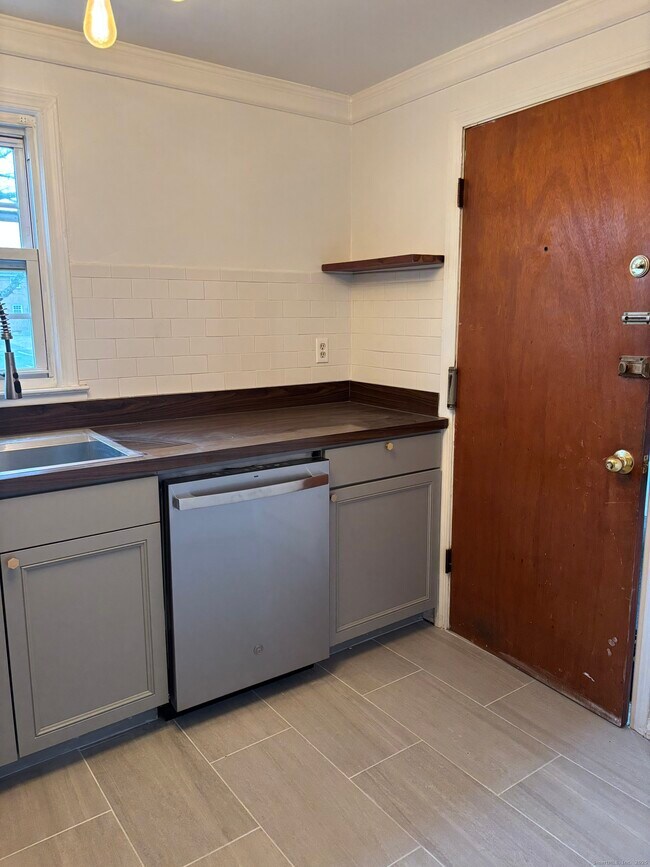 Photo - 49 Grandview Dr Unit A