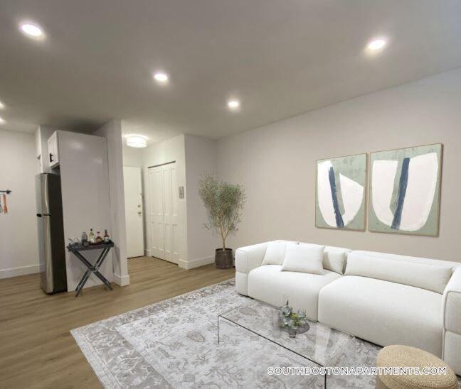 Photo - 740 E 7th St Unit 2