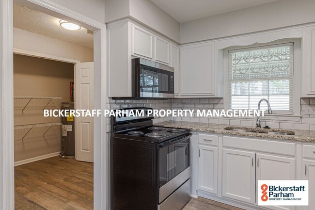 Photo - 2395 Agnes Dr