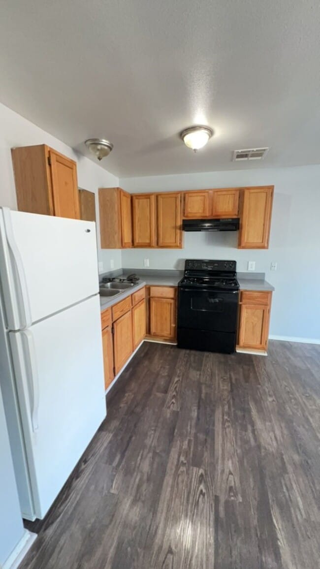 Photo - C&W Lowell Road Apartments