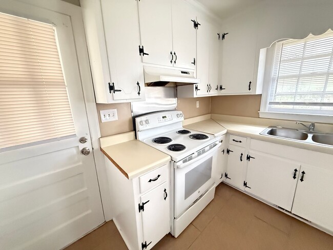 Photo - 1131 Compass Creek Dr