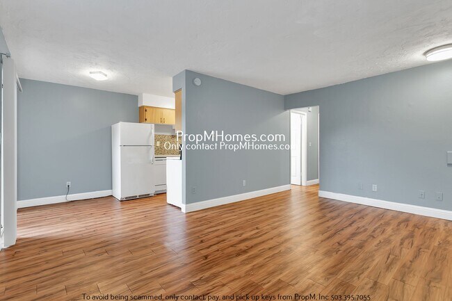 Photo - Cozy 2-Bedroom Multiplex in SW Tigard – En... Unidad 12345 SW Hall Blvd -  9