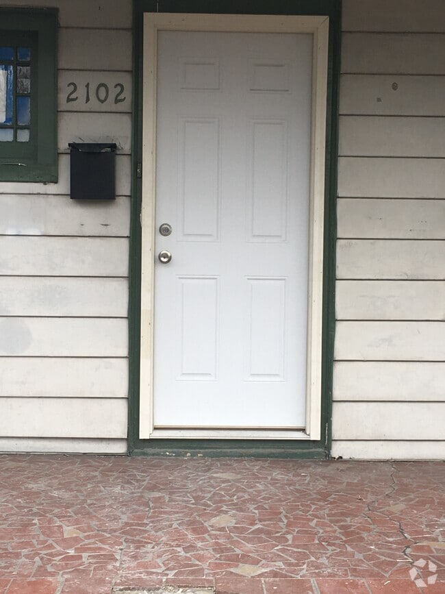 Building Photo - 2102 Marshall Ave Rental