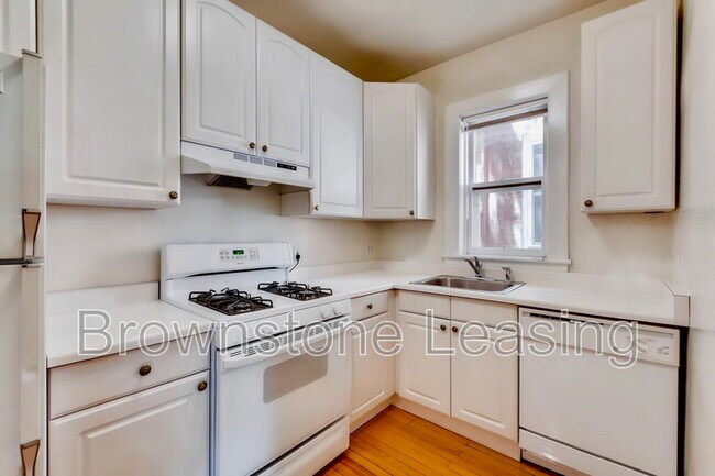 Photo - 1124 Emerson St Unidad #26