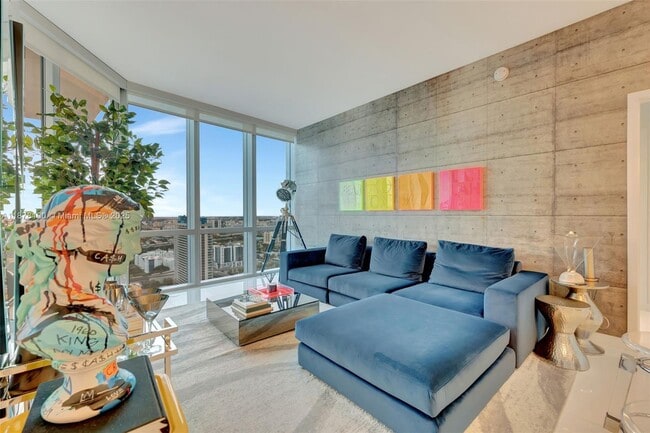 Building Photo - 851 NE 1st Ave Unit 2708 Rental