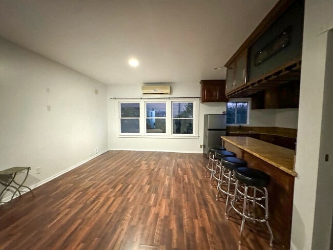 Photo - 1708 N Gramercy Pl