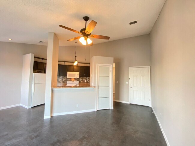 Photo - Charming 2-Bed, 2-Bath Condo at Dockside o... Unidad 206