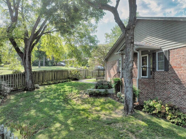 Photo - 325 Autumn Chase Dr