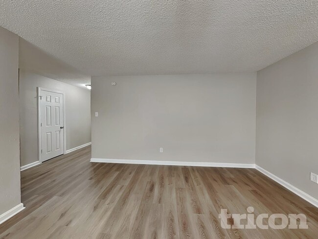 Photo - 1100 Green Hill Dr