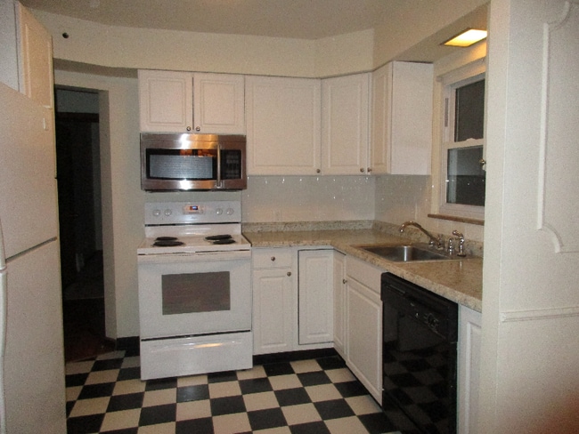 2149 Wesleyan Dr