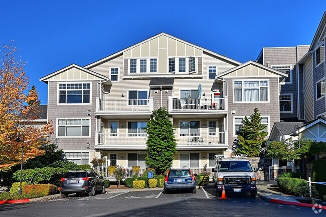 Building Photo - Mukilteo Golf Course View Condo