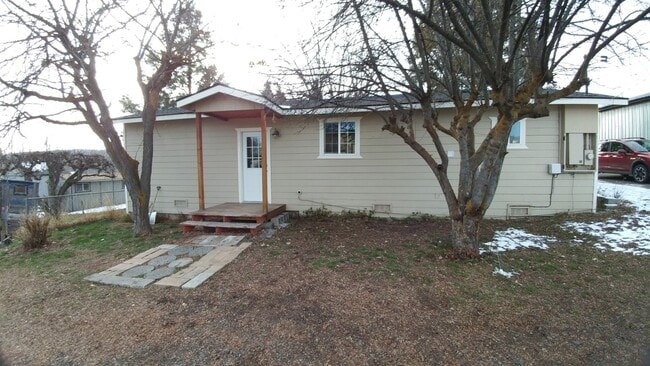 Building Photo - 1 Bedroom 1 Bathroom House