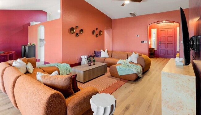 Photo - 2431 E Laurel St Unit ID1370181P