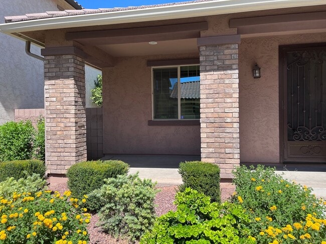 1046 S Annie Ln