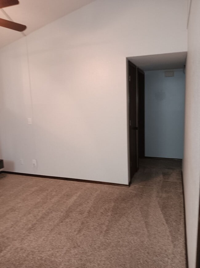 Photo - 2500 Mill Way