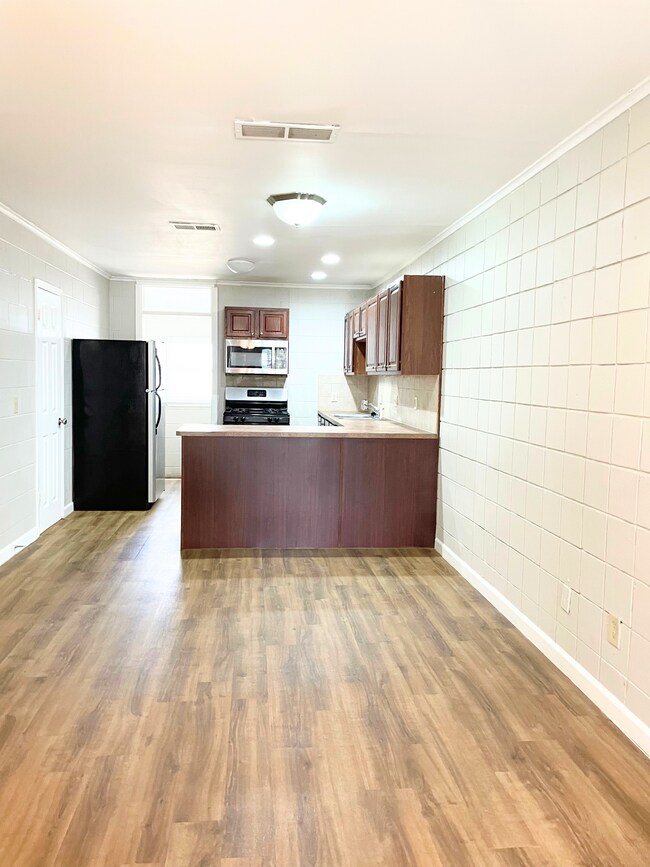Photo - 1308 E Main St