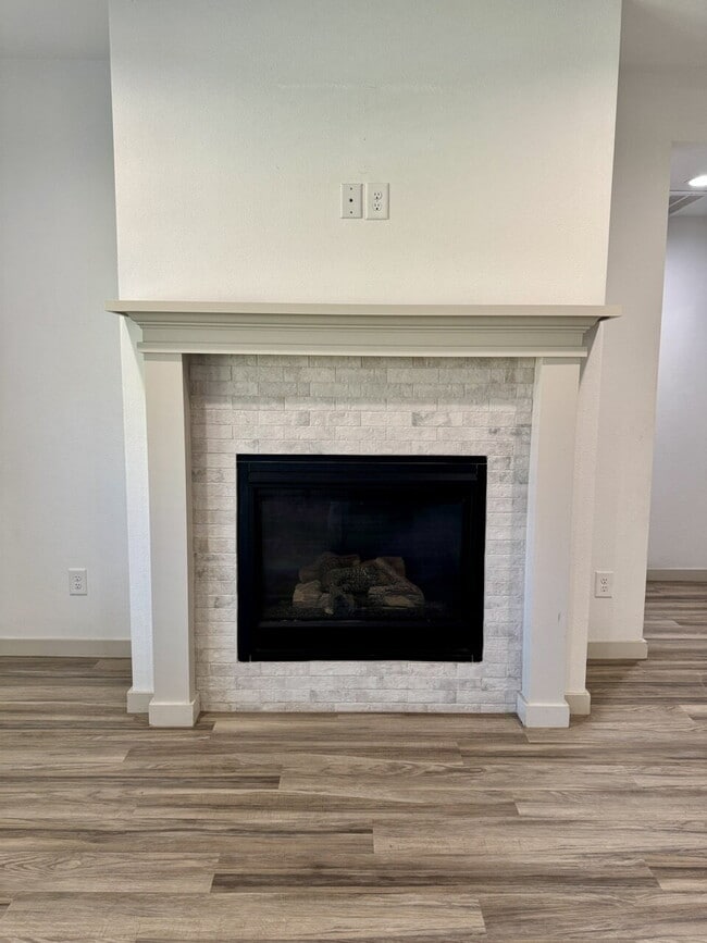 Photo - Beautiful 4-Bedroom Home with 2 Full Baths in Abbey Glen!